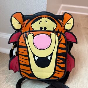 NWOT Loungefly DISNEY WINNIE THE POOH HALLOWEEN TIGGER side bag